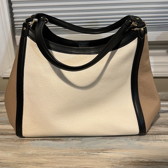 Coach Bag - Picture 3 of 6